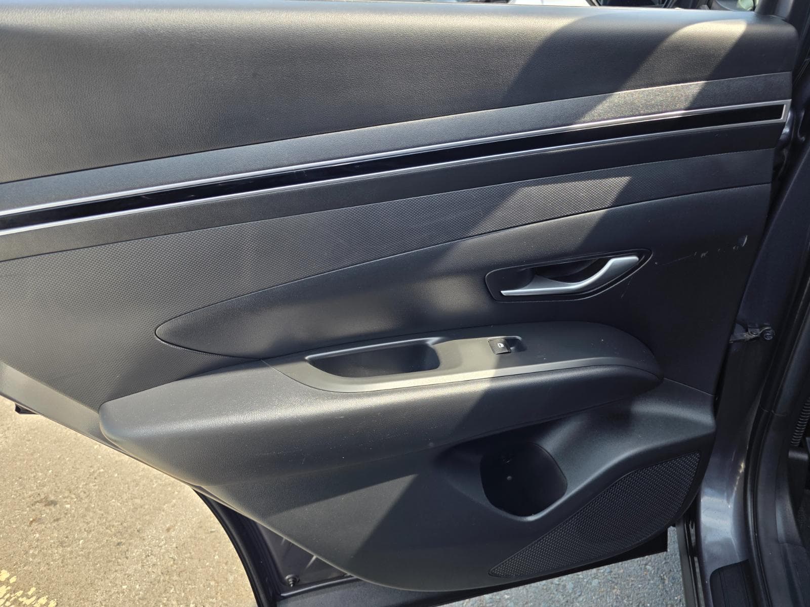 Seats and door trim photo slot 28