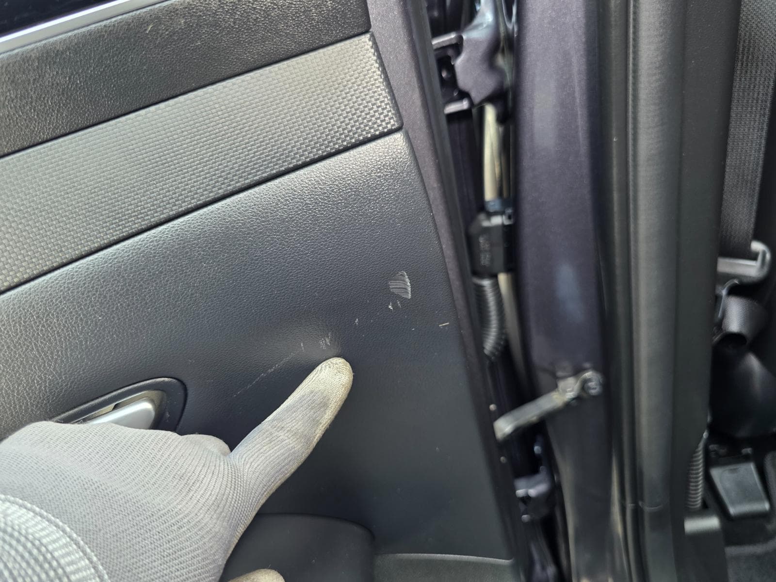 Seats and door trim photo slot 29