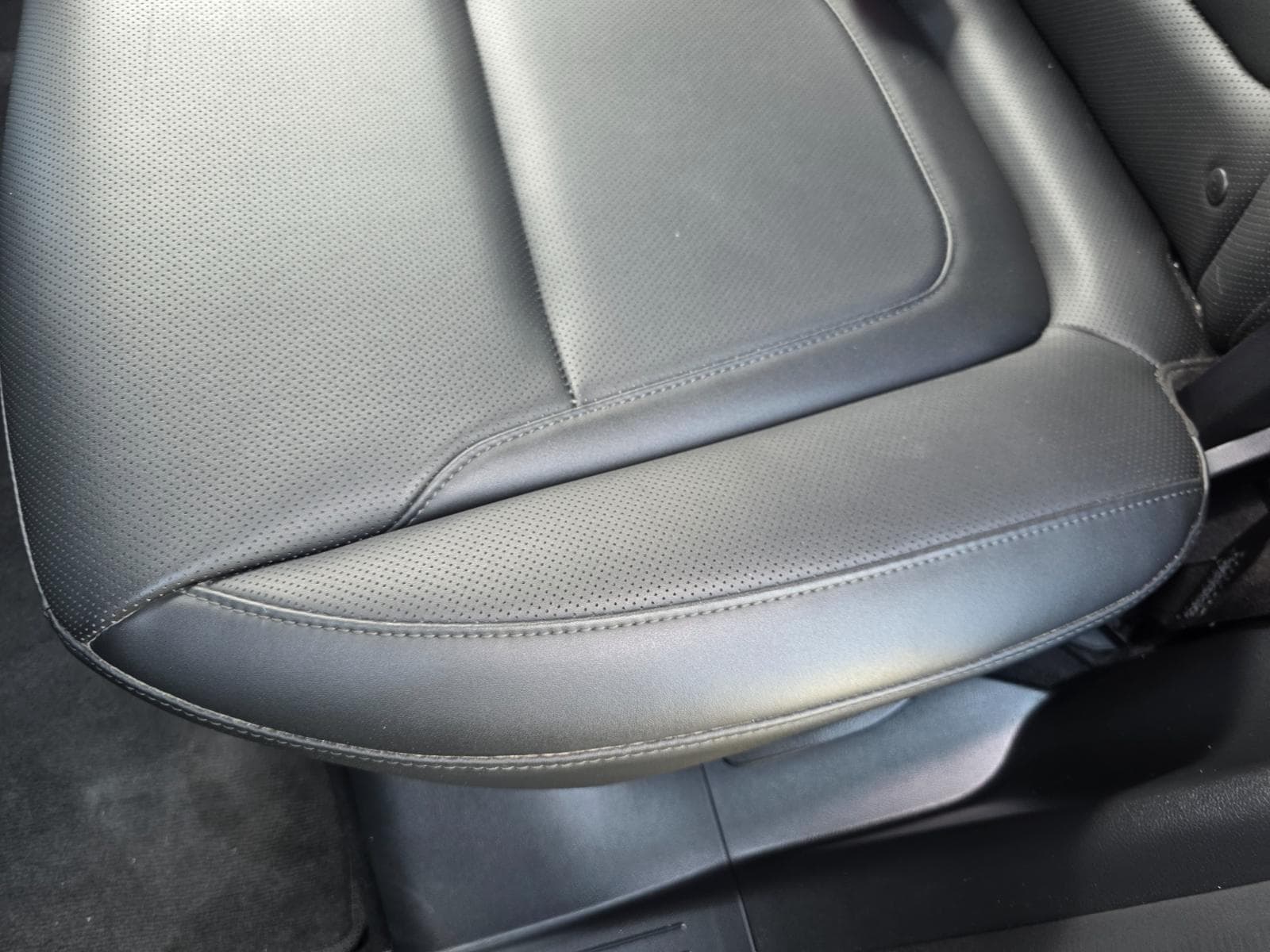 Seats and door trim photo slot 30