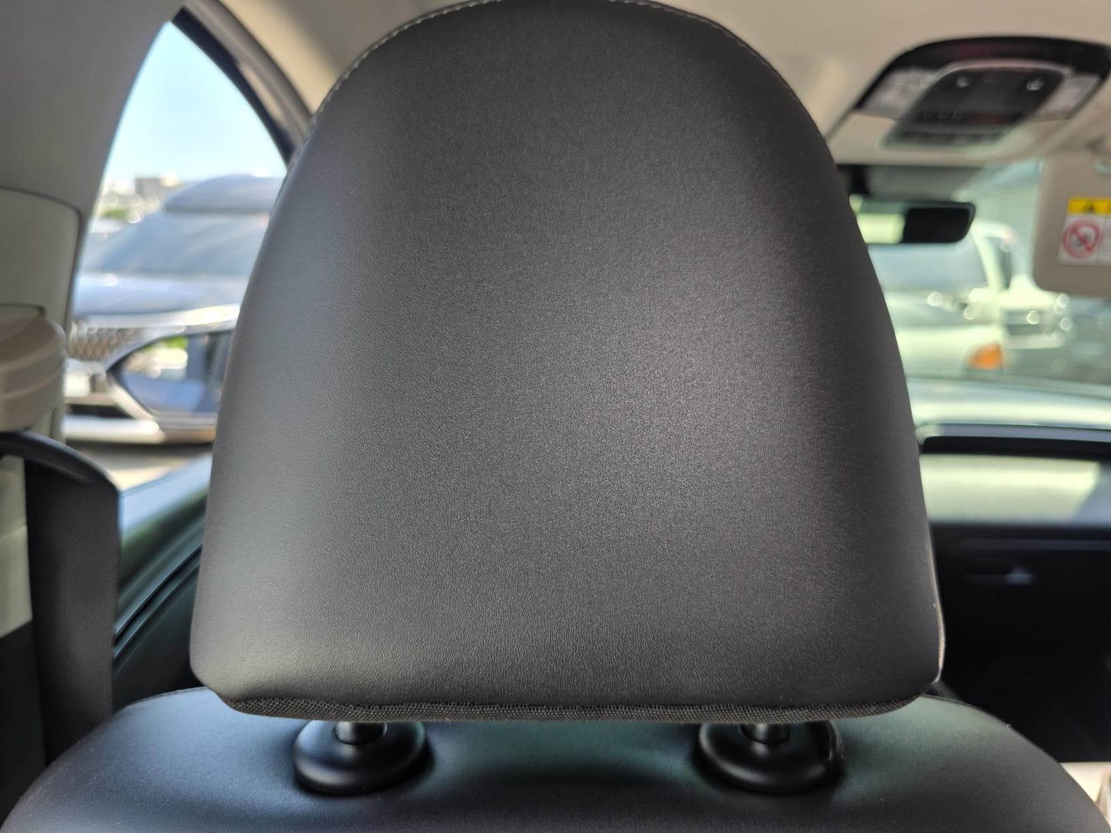 Seats and door trim photo slot 32