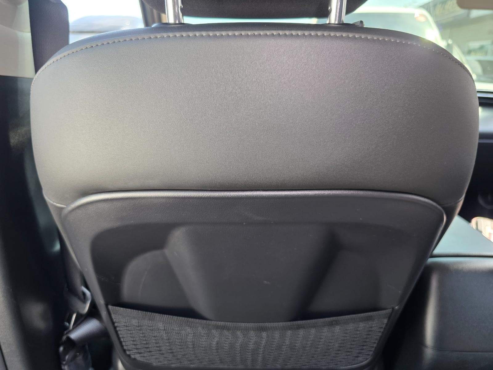 Seats and door trim photo slot 34