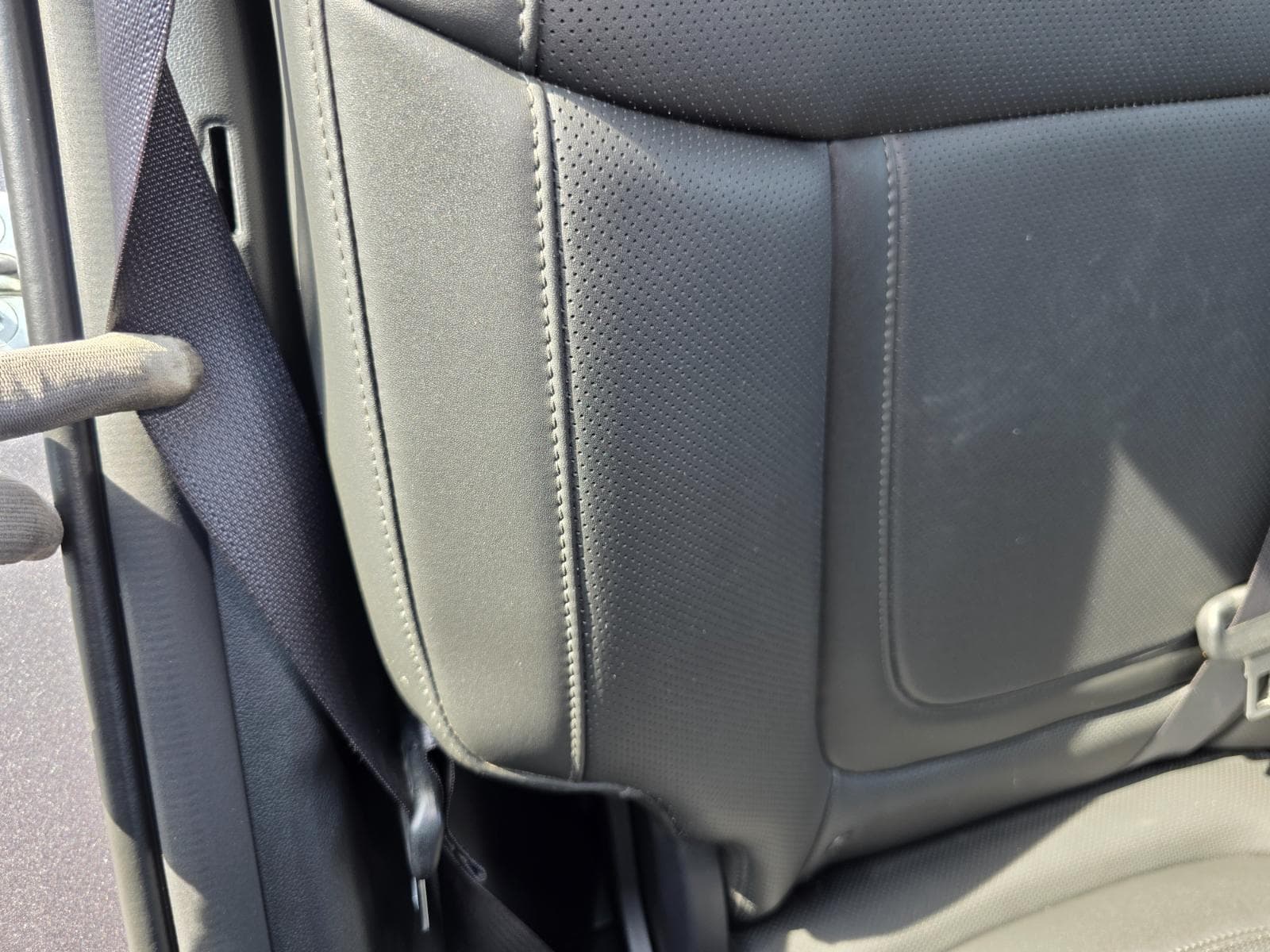 Seats and door trim photo slot 38