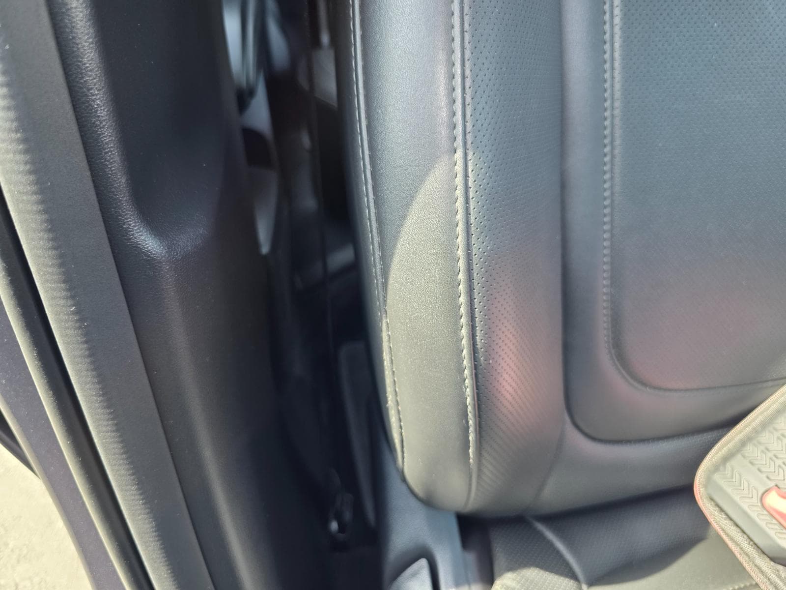 Seats and door trim photo slot 41