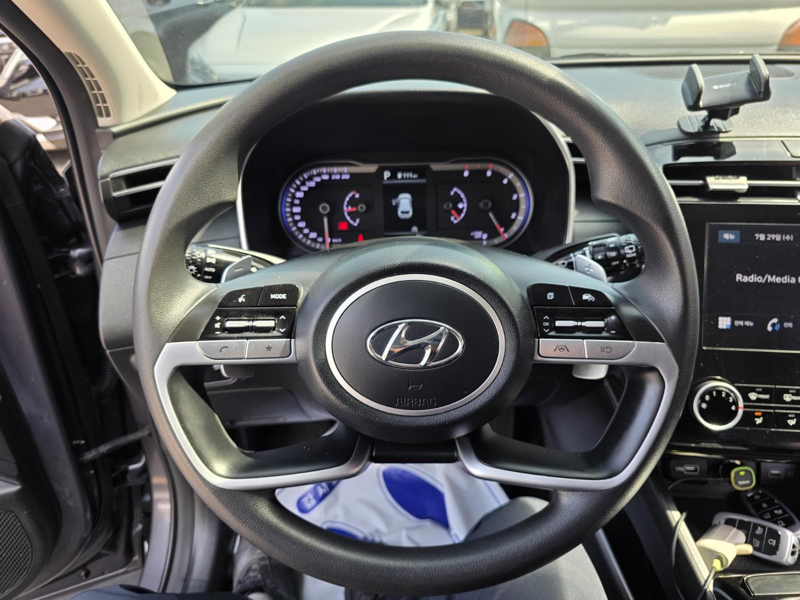 Interior photo slot 53
