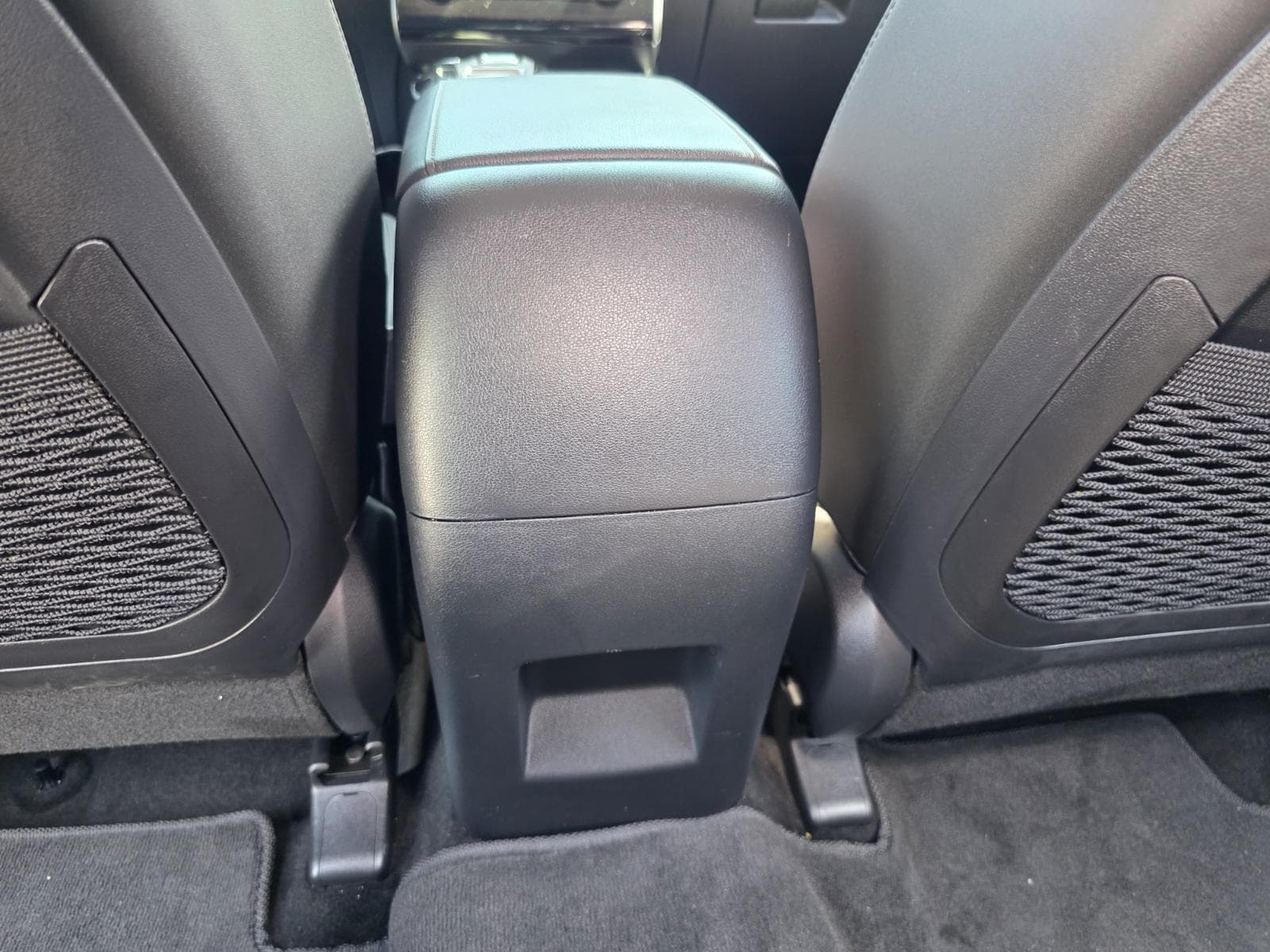 Interior photo slot 63