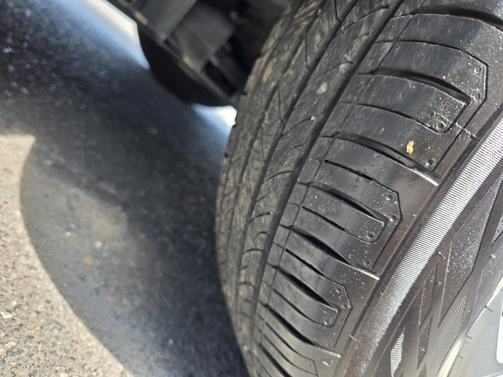 Tires, wheels and underbody photo slot 97