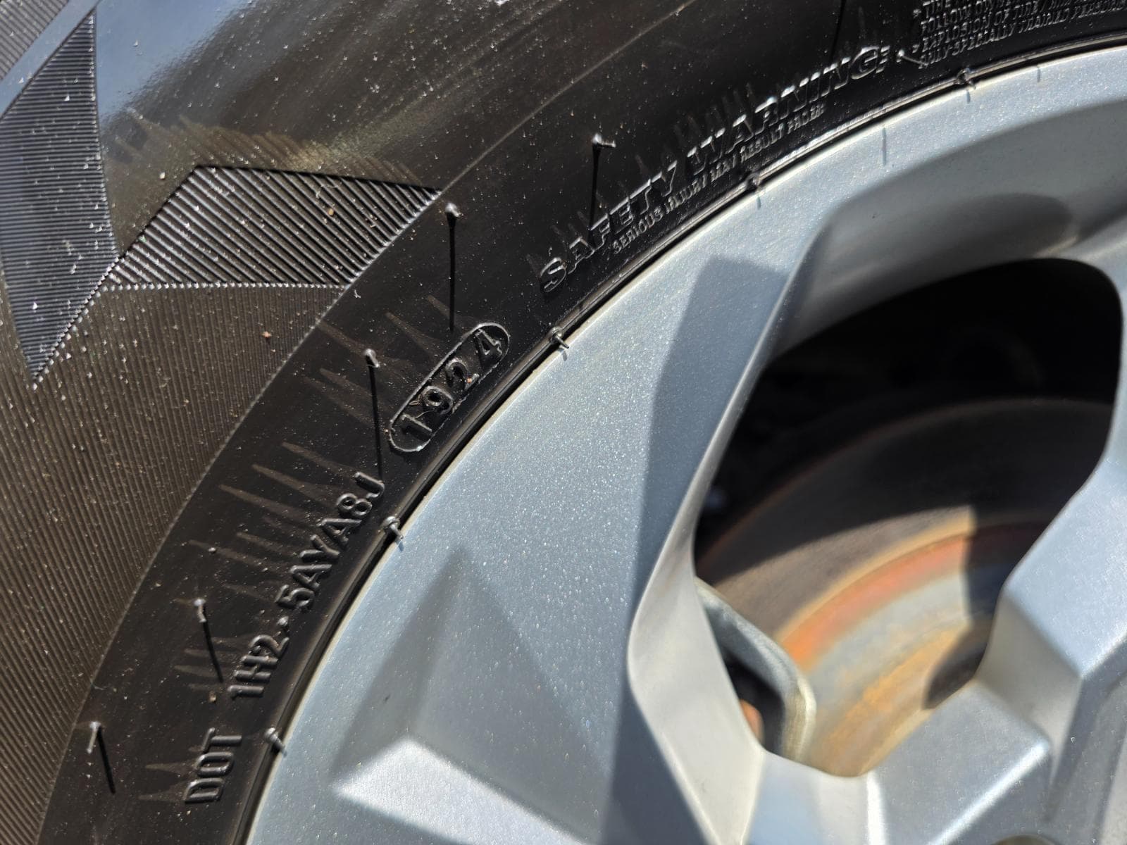 Tires, wheels and underbody photo slot 99