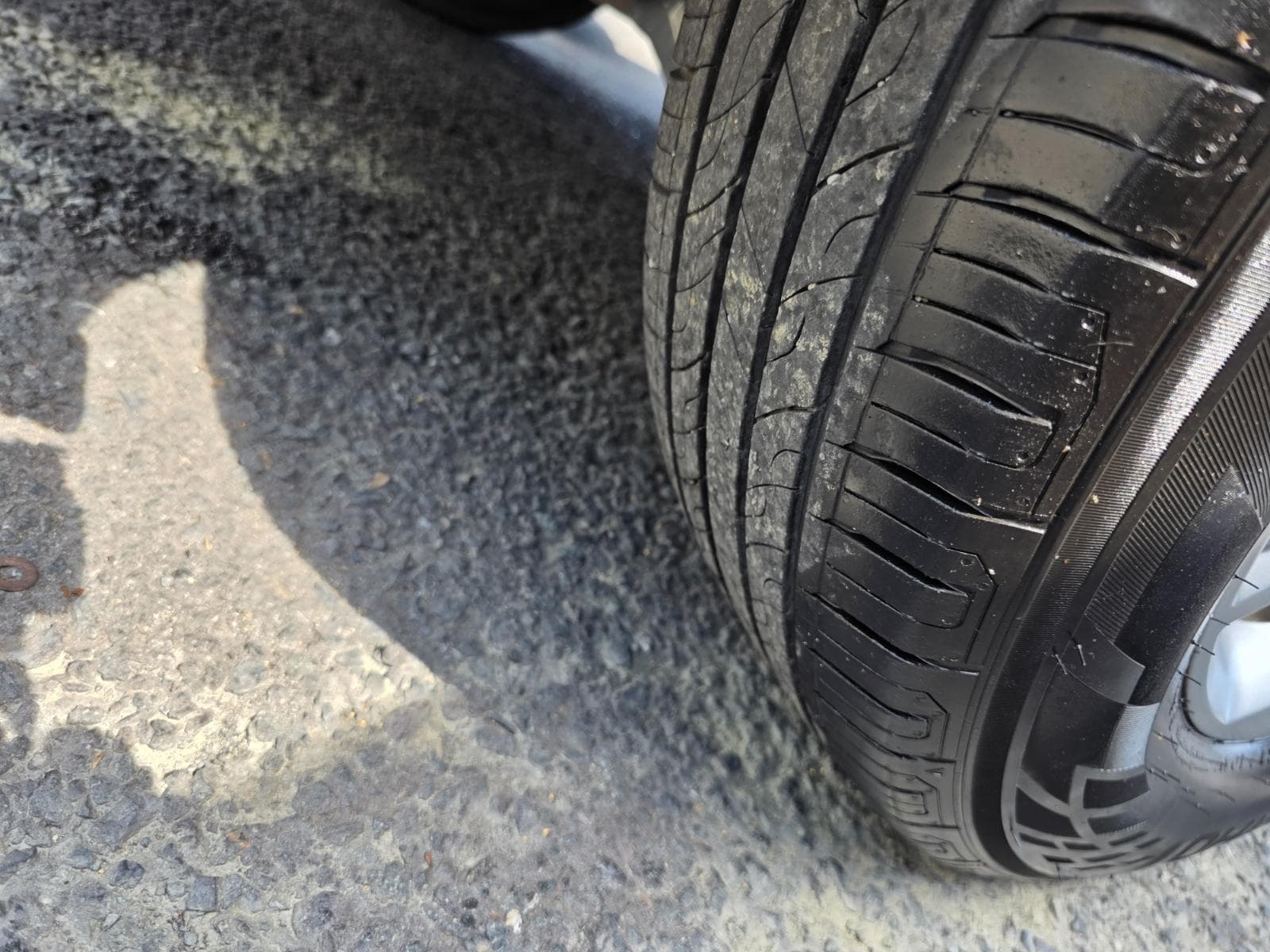 Tires, wheels and underbody photo slot 100