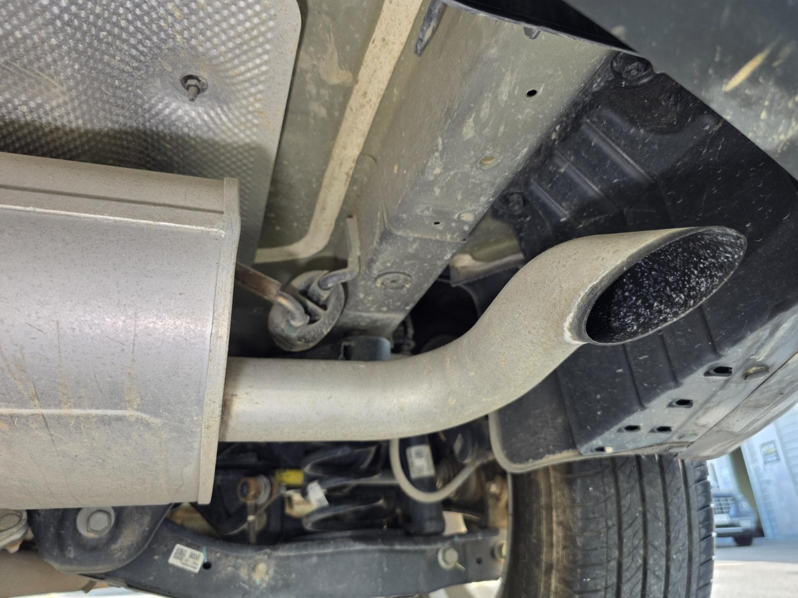 Tires, wheels and underbody photo slot 109