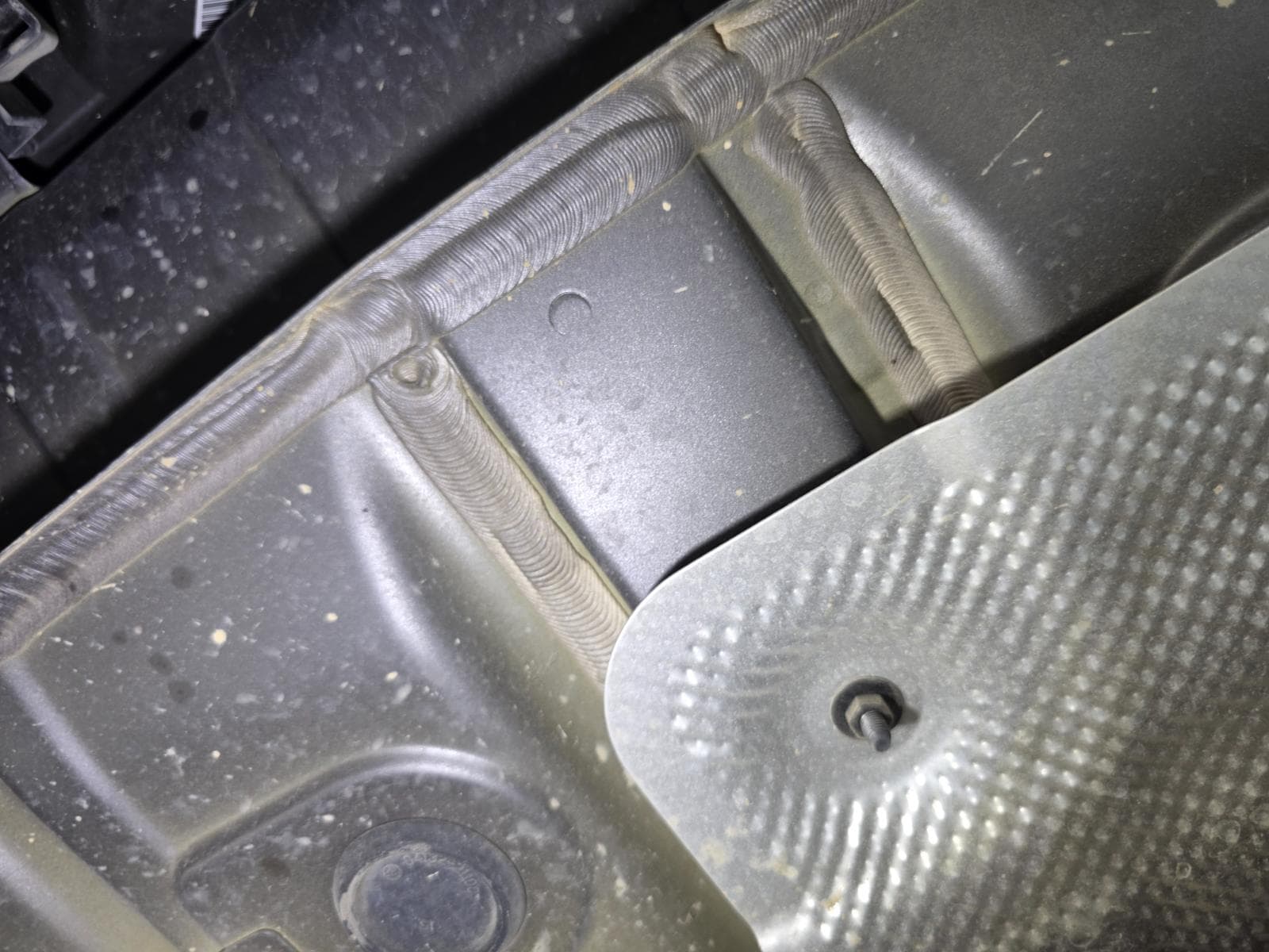 Tires, wheels and underbody photo slot 112