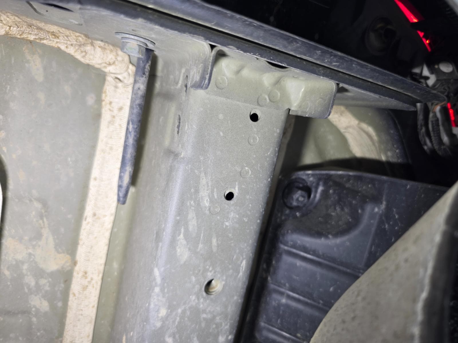 Tires, wheels and underbody photo slot 113
