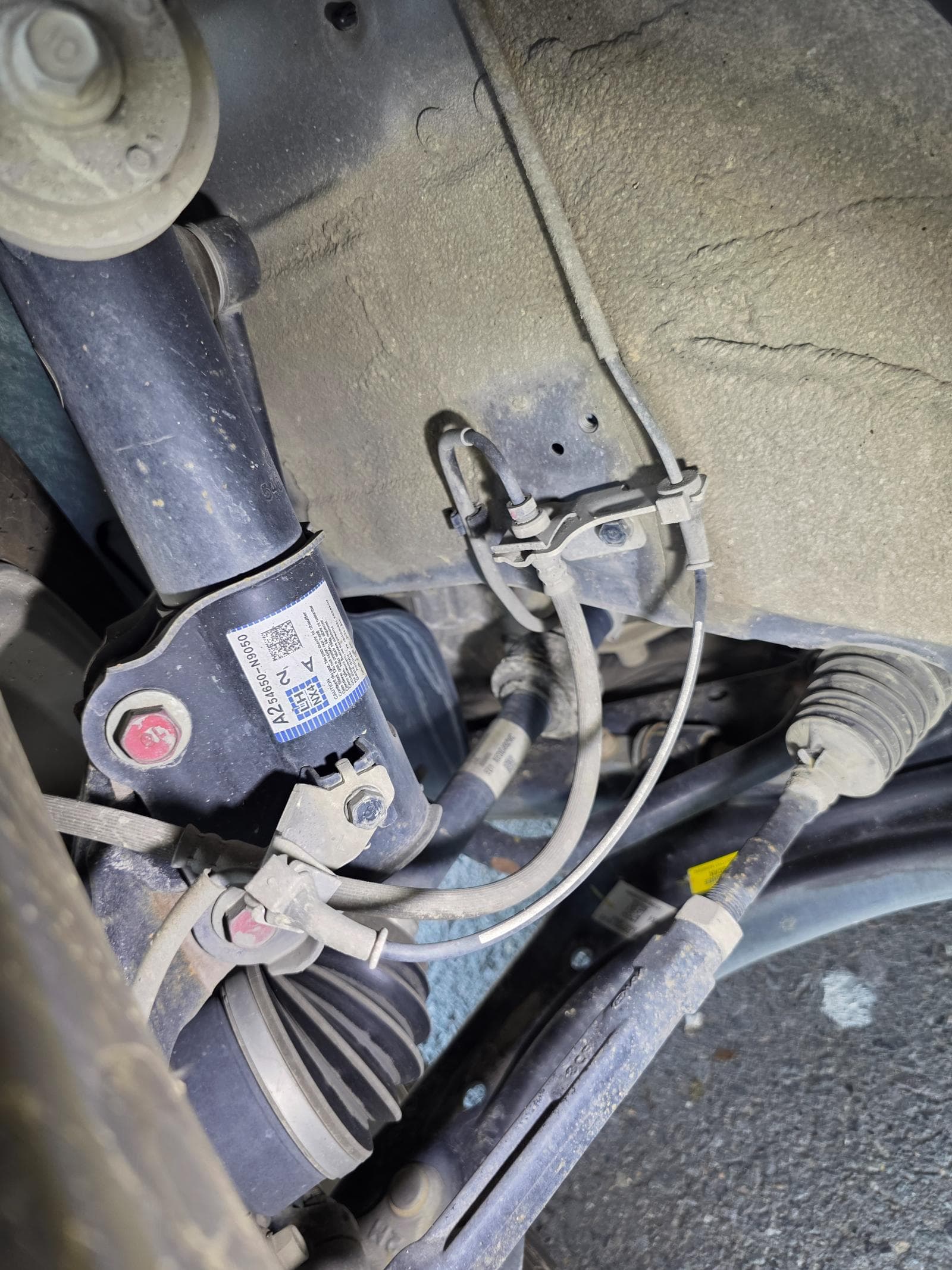 Tires, wheels and underbody photo slot 115