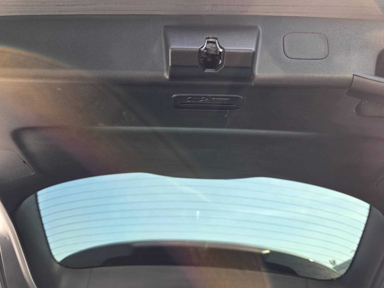 Trunk photo slot 116
