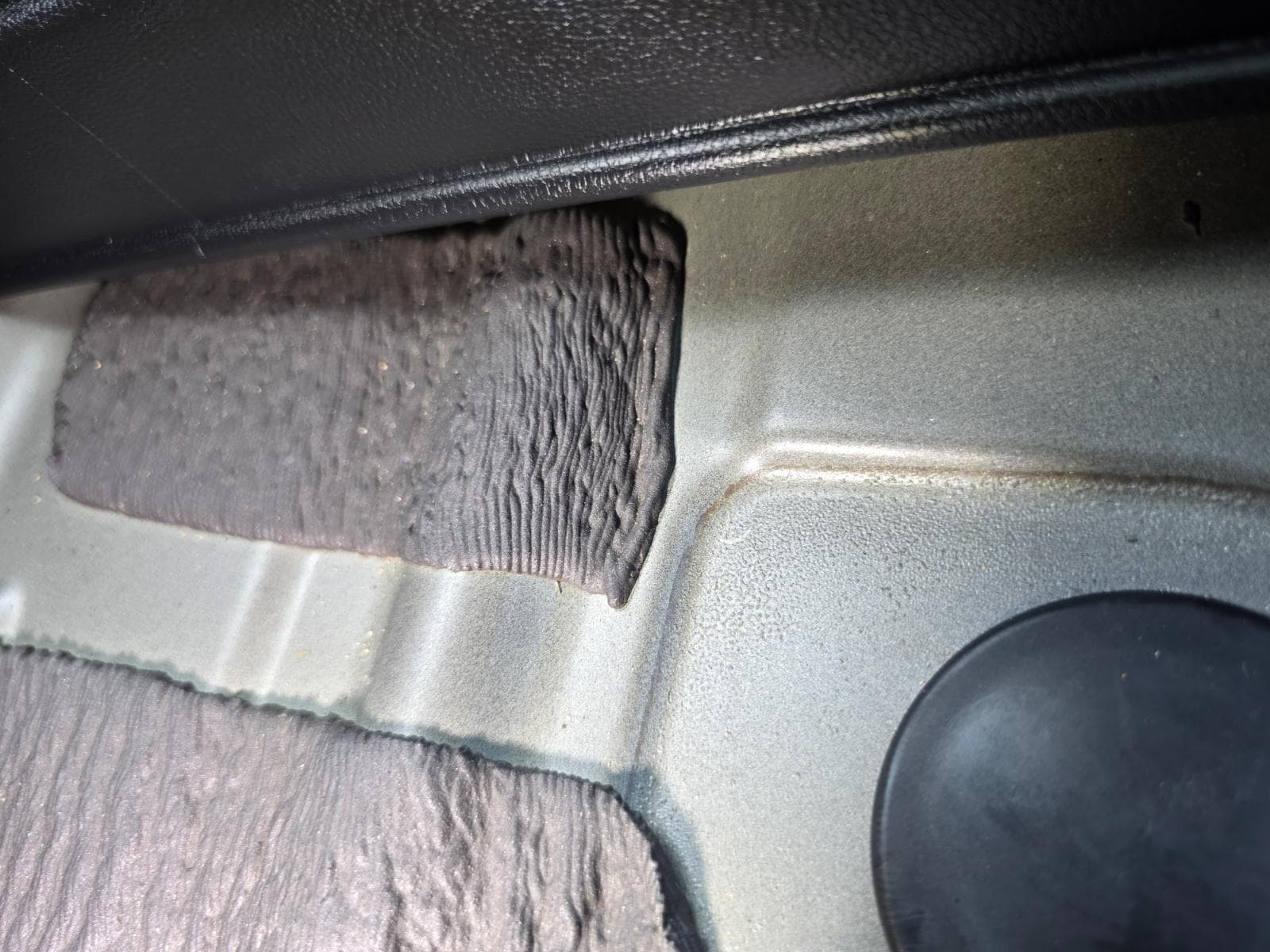 Trunk photo slot 120