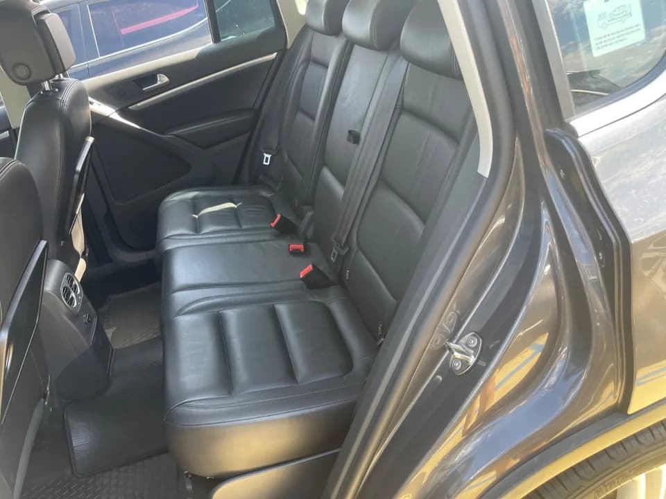 Interior, doors, seats and options inspection photo 28