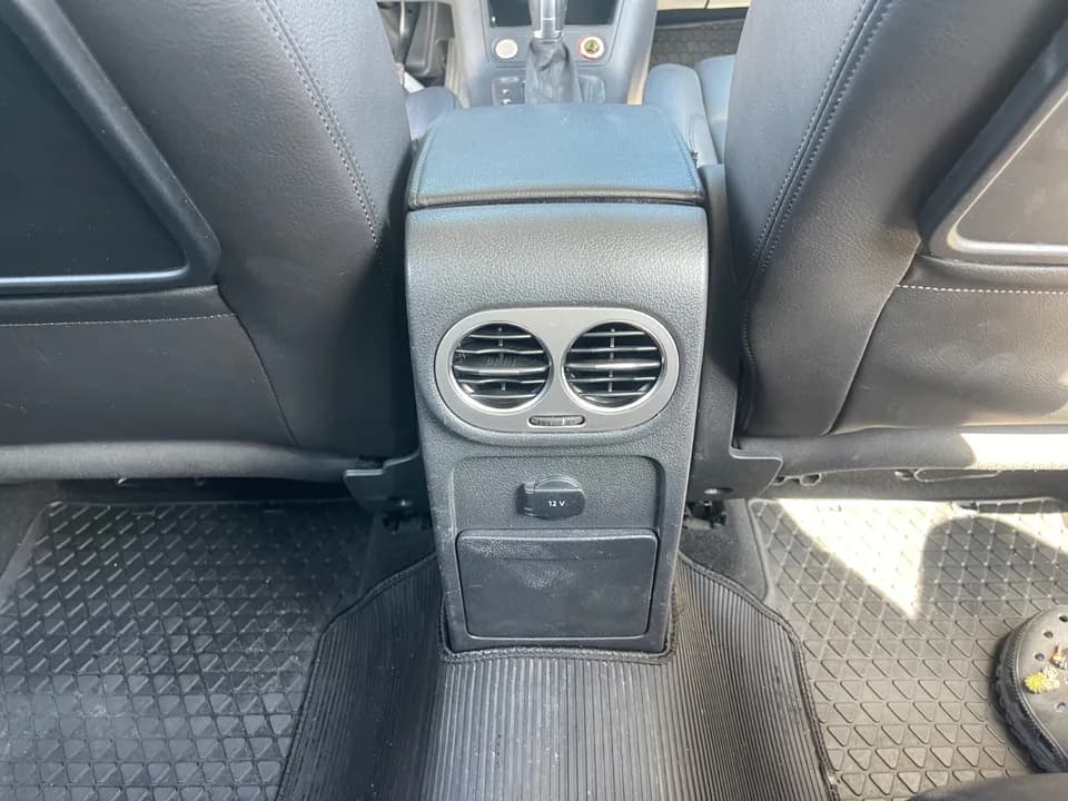 Interior, doors, seats and options inspection photo 41