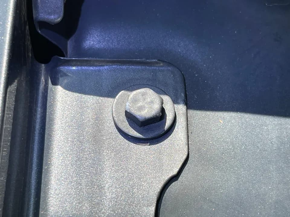 Engine bay, bolts and trunk inspection photo 48