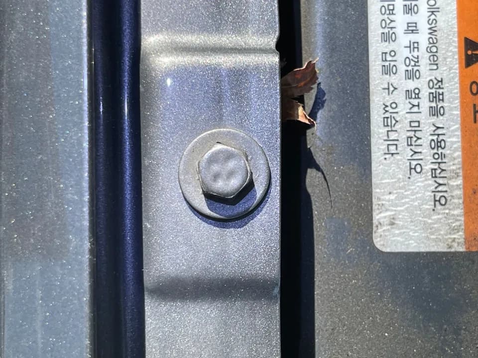 Engine bay, bolts and trunk inspection photo 50