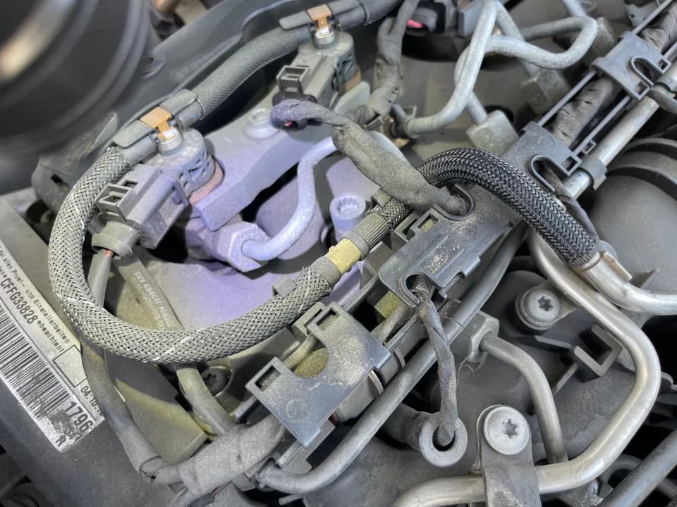 Engine bay, bolts and trunk inspection photo 52